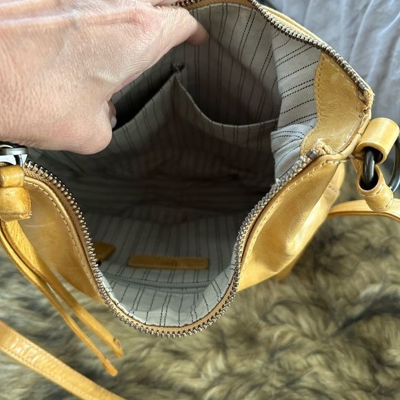 Frye Banana color Leather Crossbody Bag and Wallet - Picture 4 of 9